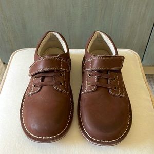 L’Amour leather shoes. Velcro closure